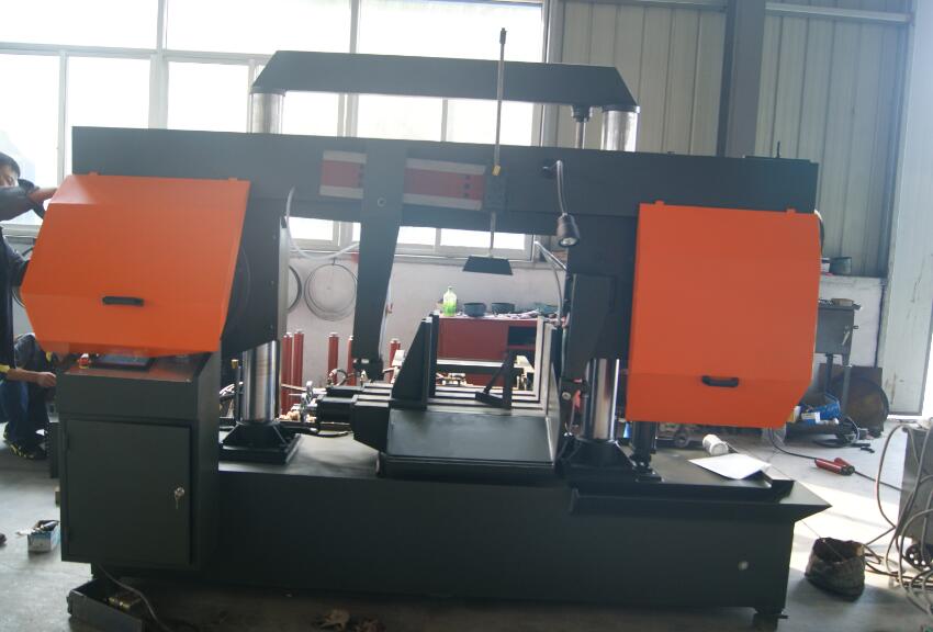 China-Automatic-Double-Column-Horizontal-Bandsaw-Iron-Steel-Metal-Bandsaw-Machine (6).jpg